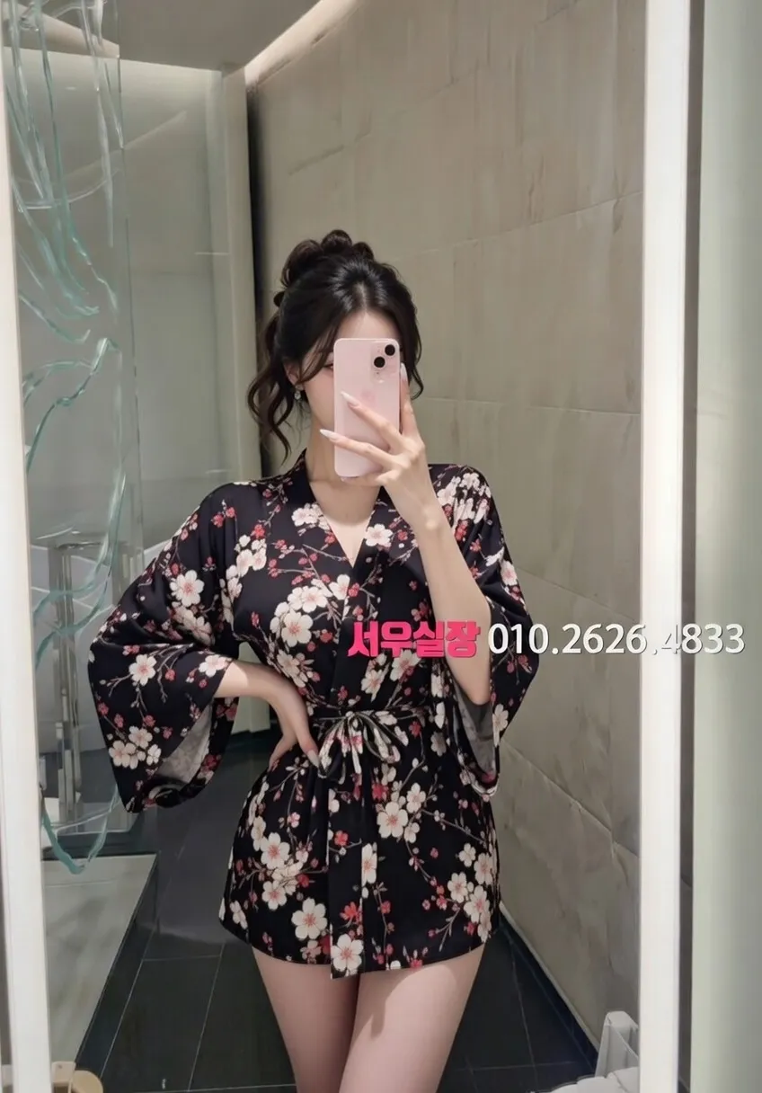 전북 미러룸 프리미엄 라인업 10번 프로필